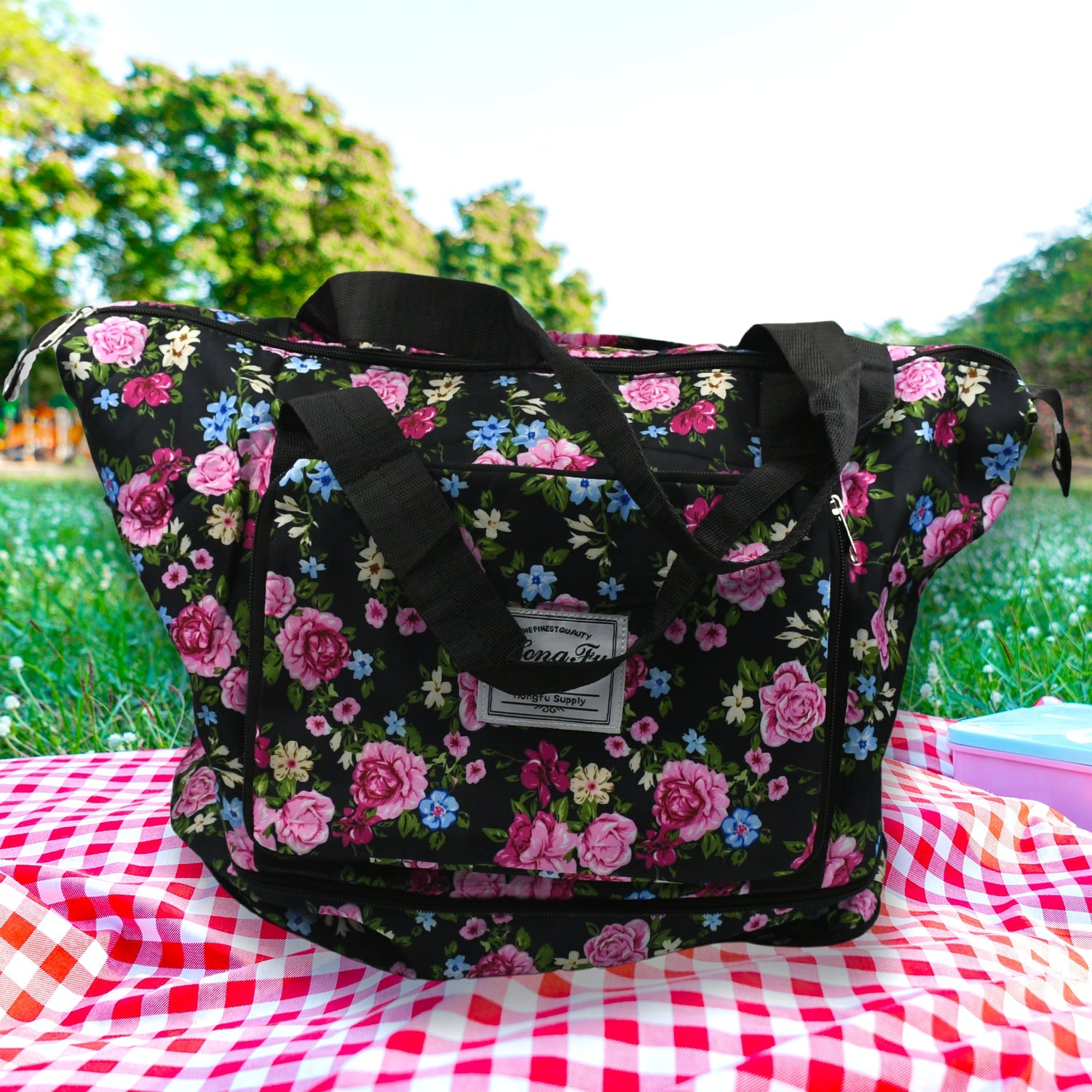 Expandable sports bag with water-resistant material and multiple pockets Expandable sports bag with water-resistant material and multiple pockets